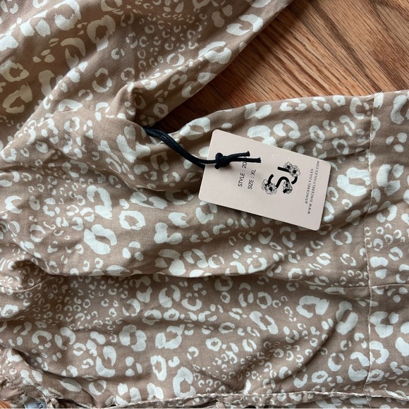 Stylish Tan Leopard Print Women's long dress - Picture 3 of 6